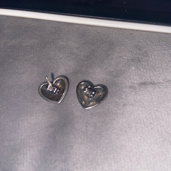 Silver heart earrings with design - Picture 3 of 4